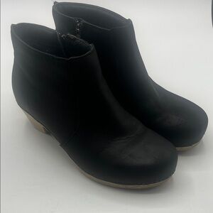 Dansko Black Women’s Ankle Booties - Classic Zip Side